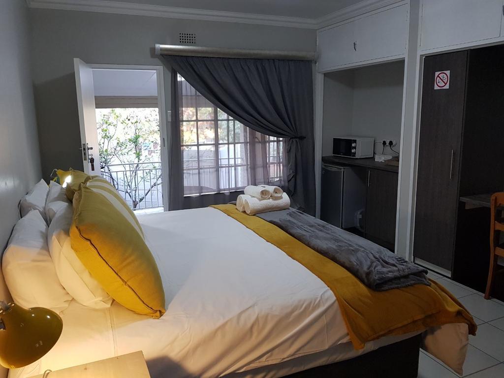 Js Inn Mbombela Exterior photo